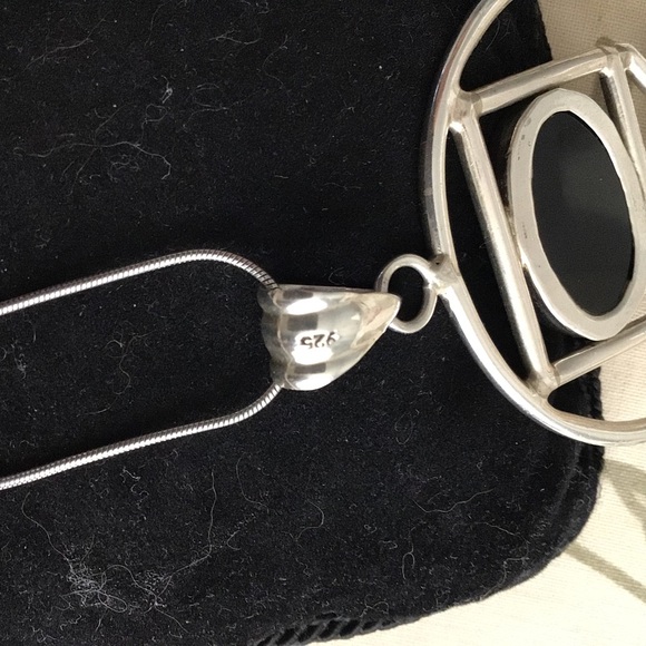 three pieces of pendant necklaces - Picture 10 of 12